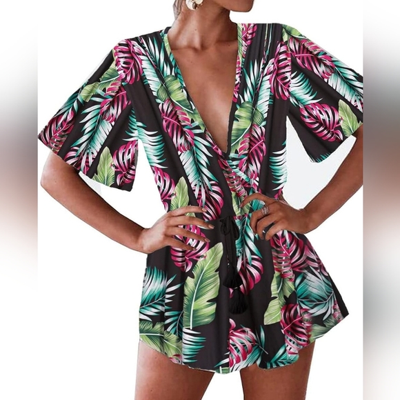 Famulily Pants - Famulily Leaf Pattern Romper with white tassles Size Medium NWOT